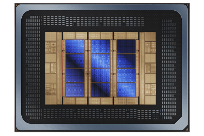 Gravé en Intel 18A, le Xeon 6+ Clearwater Forest accueille jusqu'à 288 coeurs E-Core retravaillés. (Crédit Intel) Gravé en Intel 18A, le Xeon 6+ Clearwater Forest accueille jusqu'à 288 coeurs E-Core retravaillés. (Crédit Intel)
