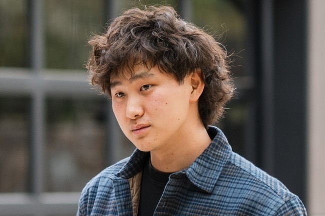 Alexandr Wang, directeur de l'IA chez Meta depuis l'été dernier va devoir concentrer ses équipes. ( Crédit Photo: Dlabrot/Wikipedia) Alexandr Wang, directeur de l'IA chez Meta depuis l'été dernier va devoir concentrer ses équipes. ( Crédit Photo: Dlabrot/Wikipedia)