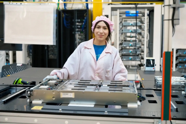 Si Apple produit aujourd'hui ses serveurs maison aux Etats-Unis, la firme compte bientôt également produire des Mac mini. (Crédit Apple) Si Apple produit aujourd'hui ses serveurs maison aux Etats-Unis, la firme compte bientôt également produire des Mac mini. (Crédit Apple)