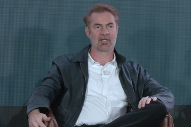 Pour Erik Brynjolfsson, directeur du Stanford Digital Economy Lab, les postes destinés aux jeunes développeurs de 22 à 26 ans ont diminué d’environ 20 %. (Crédit: Stanford Institut) Pour Erik Brynjolfsson, directeur du Stanford Digital Economy Lab, les postes destinés aux jeunes développeurs de 22 à 26 ans ont diminué d’environ 20 %. (Crédit: Stanford Institut)