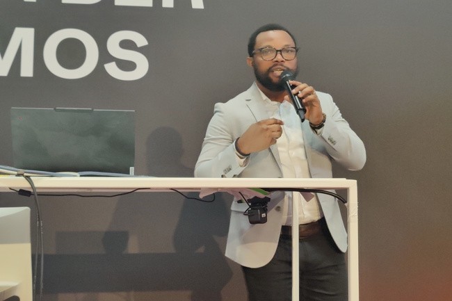 Aubin Hounsounou, spécialiste de la sécurité et de l’architecture IT au sein de la Croix Rouge Française, a détaillé la migration vers la plateforme Mimecast pour la protection de la messagerie. (Crédit Photo: JC) Aubin Hounsounou, spécialiste de la sécurité et de l’architecture IT au sein de la Croix Rouge Française, a détaillé la migration vers la plateforme Mimecast pour la protection de la messagerie. (Crédit Photo: JC)