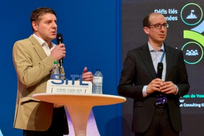 Olivier Gonon, chief revenue officer d'Alpega, et Denis van de Voorde, partner practice transport et logistique du BCG, ont présenté au SITL une étude du cabinet sur la logistique et l'IA. (Photo : E.D.) Olivier Gonon, chief revenue officer d'Alpega, et Denis van de Voorde, partner practice transport et logistique du BCG, ont présenté au SITL une étude du cabinet sur la logistique et l'IA. (Photo : E.D.)