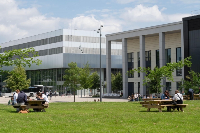 A CentraleSupélec, trois chaires en IA ont été retenues dans le cadre de l’appel a projets lancé par l’institut DataIA de recherche et de formation en intelligence artificielle de l'Université Paris-Saclay. (Crédit :CentraleSupélec) A CentraleSupélec, trois chaires en IA ont été retenues dans le cadre de l’appel a projets lancé par l’institut DataIA de recherche et de formation en intelligence artificielle de l'Université Paris-Saclay. (Crédit :CentraleSupélec)