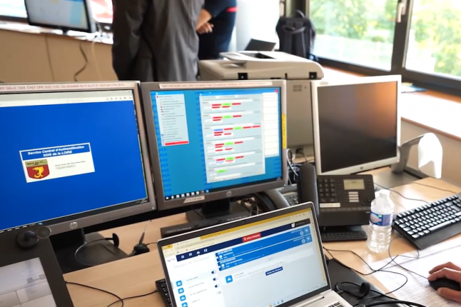 Le Réseau Radio du Futur (RRF) utilisé pour des raisons de sécurité, secours et aide médicale urgente est un système de communication commun, prioritaire, sécurisé, très haut débit et résilient. (Crédit ACMOSS) Le Réseau Radio du Futur (RRF) utilisé pour des raisons de sécurité, secours et aide médicale urgente est un système de communication commun, prioritaire, sécurisé, très haut débit et résilient. (Crédit ACMOSS)