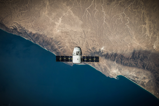 Le 1er octobre, l’entreprise va lancer un premier prototype de son projet Suncatcher à bord d’une Falcon 9 de SpaceX. (Unsplash) Le 1er octobre, l’entreprise va lancer un premier prototype de son projet Suncatcher à bord d’une Falcon 9 de SpaceX. (Unsplash)