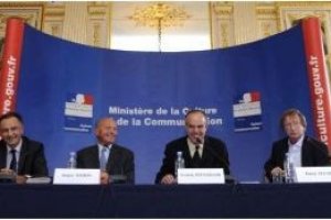 Frdric Mitterrand lance une mission sur l'offre lgale de contenus sur Internet