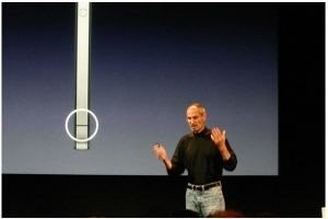 Apple offre un tui pour rgler le problme d'antenne de l'iPhone 4