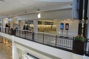 Les 10 ans des Apple Store sous haute surveillance