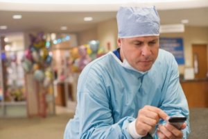 Les m�decins g�n�ralistes consultent fr�quemment Google