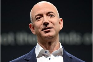 Jeff Bezos, PDG d'Amazon, rachte le Washington Post pour 250 M$