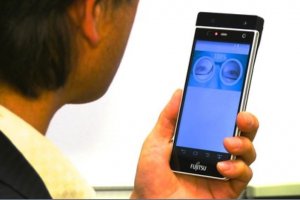 MWC 2015 : Fujitsu cr�� un scanner de l'iris qui d�verrouille les smarphones