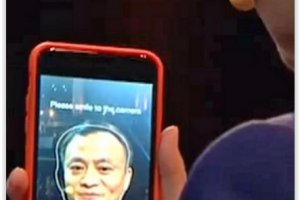 Cebit 2015 : Alibaba utilise la reconnaissance faciale pour du paiement mobile