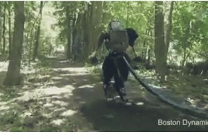 Le robot Atlas de Google fait un tour dans les bois