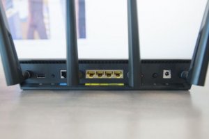 Firmadyne trouve des failles dans des routeurs WiFi Netgear et D-Link