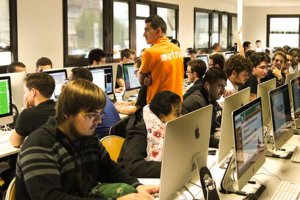 L'Etna ouvre une formation IT en alternance dans 5 villes de France