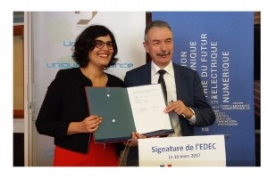 Trs Haut Dbit : L'Etat signe un accord de formation  2,7 M€