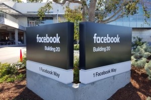 Facebook cope d'un amende de 110 M€ pour infraction sur les fusions en Europe