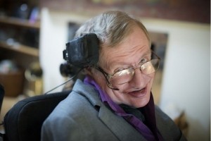 La voix de Stephen Hawking s'est teinte