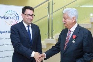 Le prsident de Wipro Azim Premj dcor de la Lgion d'Honneur