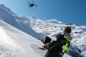 Telex: Les pistes de Val Thorens surveilles par drone, Bug bounty fidlit Facebook, MarkLogic rachet par un fonds