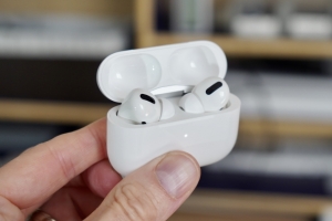 Telex : Rumeurs sur les futurs AirPods, Ansys acquiert AGI, SAP chahut en bourse