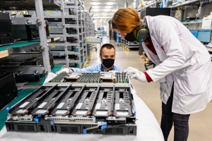 Telex : Guillaume Poupard en route pour la DGSE, Lenovo ouvre une usine en Hongrie, Adobe pr�pare une version freemium de Photoshop