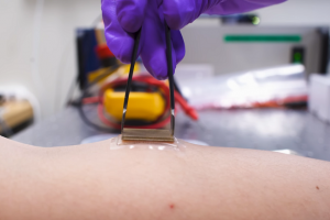 Telex : TSMC met la Chine en garde, Un autocollant � ultrasons pour l'imagerie m�dicale, UiPath rach�te Re:infer