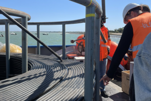 L'Ile d'Aix est maintenant raccord�e � la fibre optique avec la pose d'un c�ble sous-marin. (Cr�dit Photo : Orange)