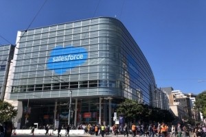 Salesforce supprime des centaines de postes