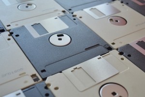 Telex : Les disquettes sont ternelles, Orange s'associe  OneWeb, Emotet refait surface