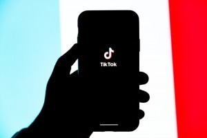 TikTok condamn  12,7 M d'amende au Royaume-Uni