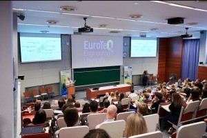 La Commission europ�enne �toffe le projet des universit�s EuroteQ