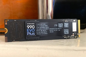 Test Samsung 990 Evo Plus : un design hybride qui acclre un SSD dj rapide