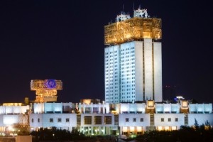 Telex : La Russie lance un plan dcennal pour la lithographie EUV, OpenAI s'allie  Broadcom pour concevoir sa 1re puce IA, La triade CIA, un modle dpass