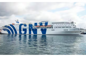 La DGSI saisit un bo�tier espion plac� dans un bateau de croisi�re