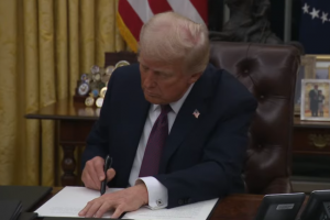 Les g�ants de la tech et Trump signent un accord sur la s�curit� de l'IA