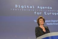 Nelly Kroes, commissaire europ�en, pr�ne une informatique ouverte