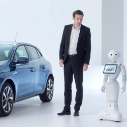 Renault a dploy, dans son rseau commercial France, prs de 120 robots Pepper . (Crdit Renault)