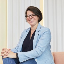  Dataiku est un diteur agnostique de data intelligence qui vient se positionner, via des connecteurs, au-dessus d'un data hub , indique Sophie Dionnet, VP business et product solutions chez Dataiku.