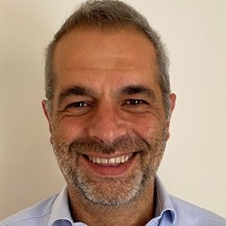  Nous avons rcemment prsent en avant-premire notre prochaine gnration de processeurs EPYC baptise Venice. Leur lancement est prvu en 2026 avec un nombre de coeurs pouvant atteindre les 256 , explique Julien Ruiz d'AMD.