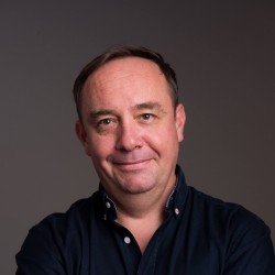 « Avec Openflow, nous pouvons injecter des données de multiples sources », explique David Delong, directeur technique de Snowflake France. « Avec Openflow, nous pouvons injecter des données de multiples sources », explique David Delong, directeur technique de Snowflake France.