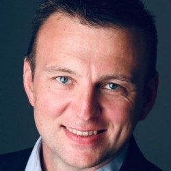 « Notre data factory est un collectif transverse à l'entreprise qui réunit entre autres les métiers, des datascientists, des chefs de projet, les data managers, pour relever ensemble tous les défis de la valorisation des données », indique Antoine Charpen « Notre data factory est un collectif transverse à l'entreprise qui réunit entre autres les métiers, des datascientists, des chefs de projet, les data managers, pour relever ensemble tous les défis de la valorisation des données », indique Antoine Charpen